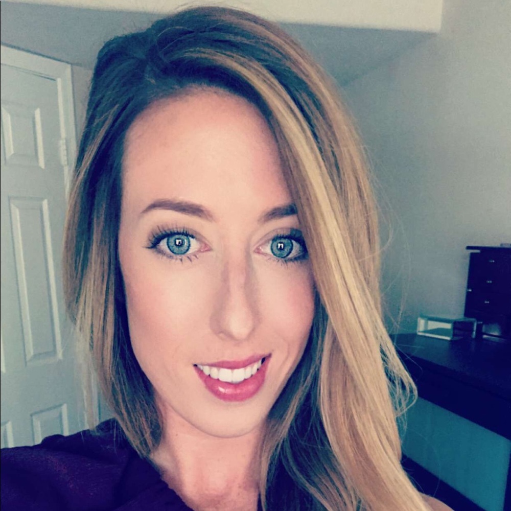 Meet your Posher, Caitlin